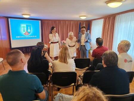 IMG-4c8a3344fd2bcd83c32ed231f4edf29a-V