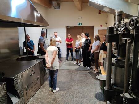 IMG-11b783075e6f1c7bbb1ebbfee8c6fbf2-V