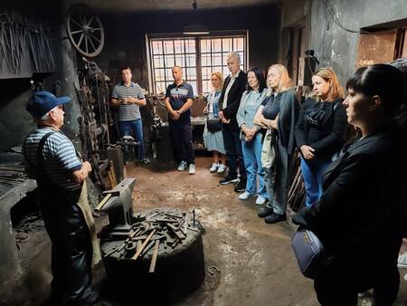 IMG-4c25b5179e1a279e79eba37c9f24f32f-V